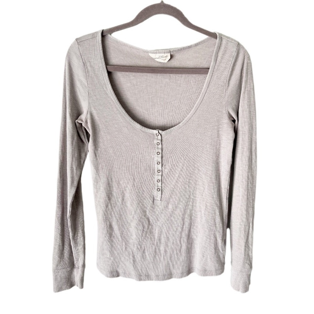 Universal Thread Womens Ribbed Henley Long Sleeve Scoop Neck Top Taupe Grey M